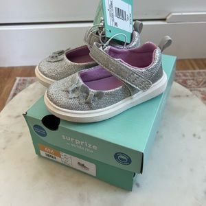 Stride Rite Surprise silver metallic butterfly shoes, size 6